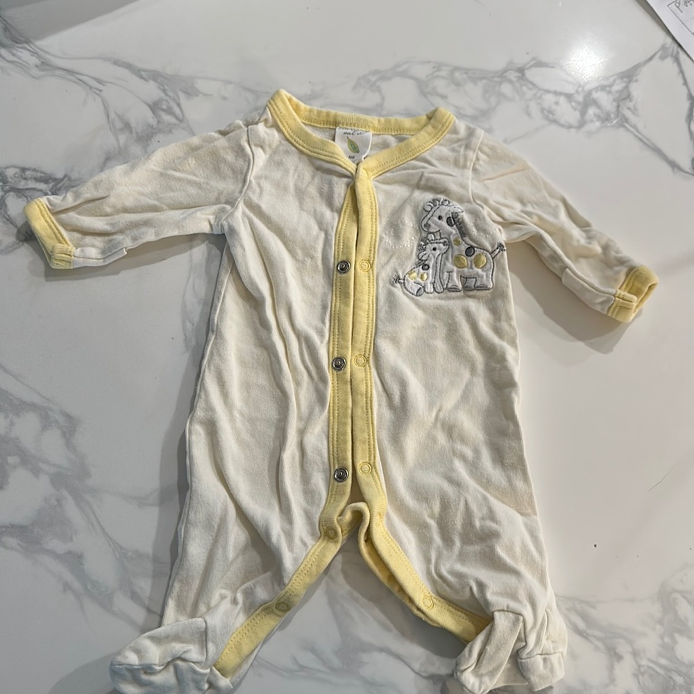 Long-sleeve giraffe footed coverall